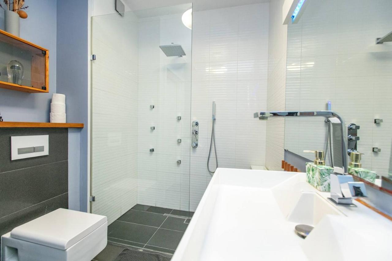 Dwupoziomowy, Rodzinny Apartament. Ochrona, Garaz. Warschau Buitenkant foto